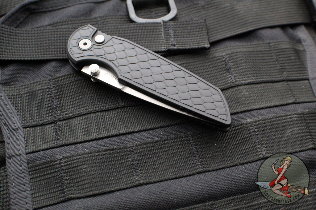 Protech TR-3 Integrity- Manual Button Lock Knife- Reptile Pattern Black Handle- Stonewash S35VN Steel Blade INT105-Reptile